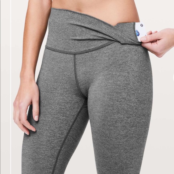 Lululemon Wunder Under Crop High Rise - Picture 9 of 11